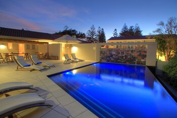 Abalone Guest Lodge,Hermanus>>Cape Town,4 star