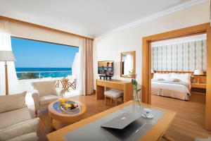 constantinou bros pioneer beach hotel