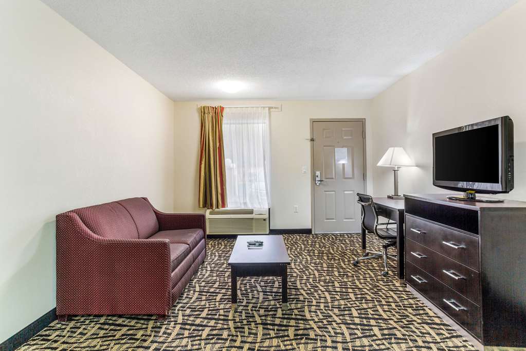 quality inn russellville