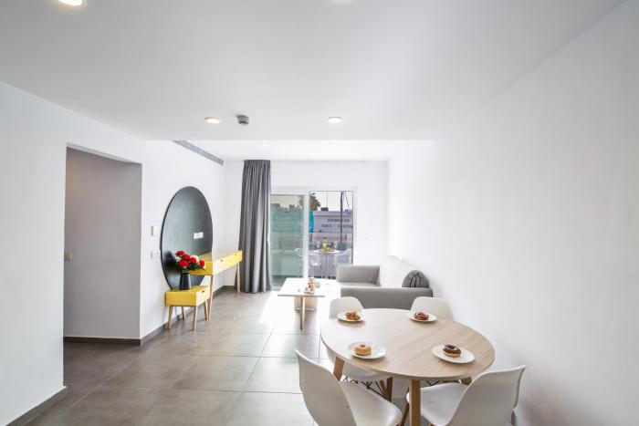 anthea hotel apartments