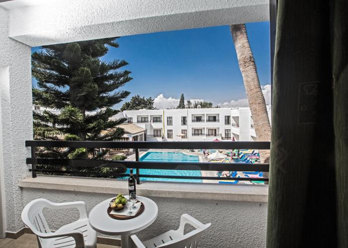 anthea hotel apartments