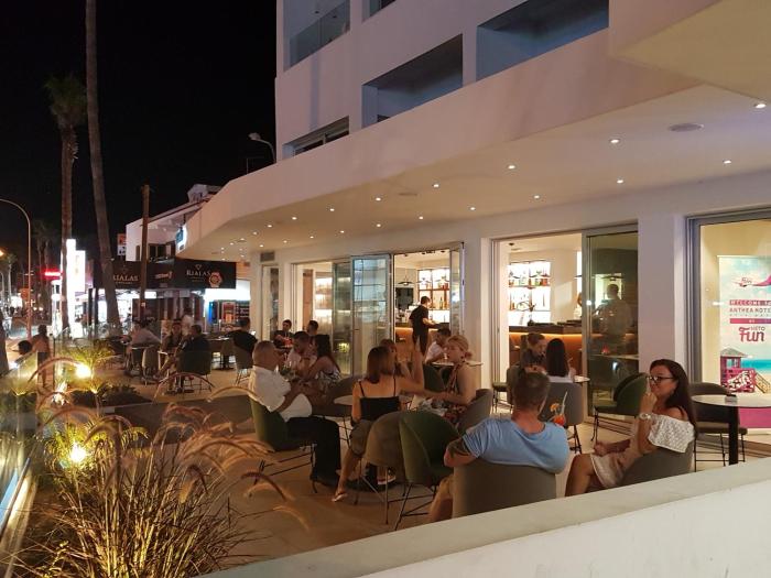 anthea hotel apartments