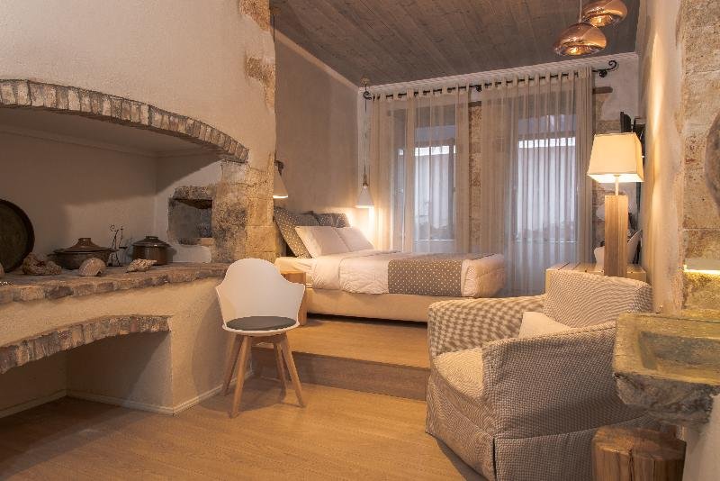 elia zampeliou hotel adults only