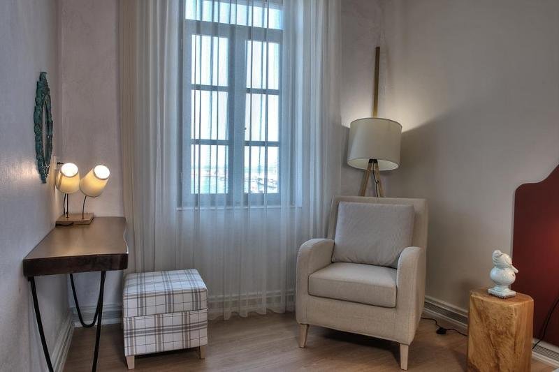 elia zampeliou hotel adults only