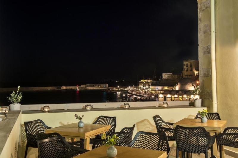 elia zampeliou hotel adults only