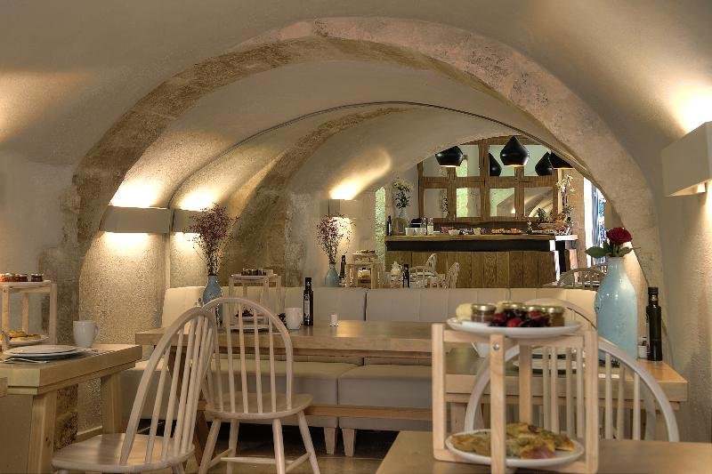 elia zampeliou hotel adults only