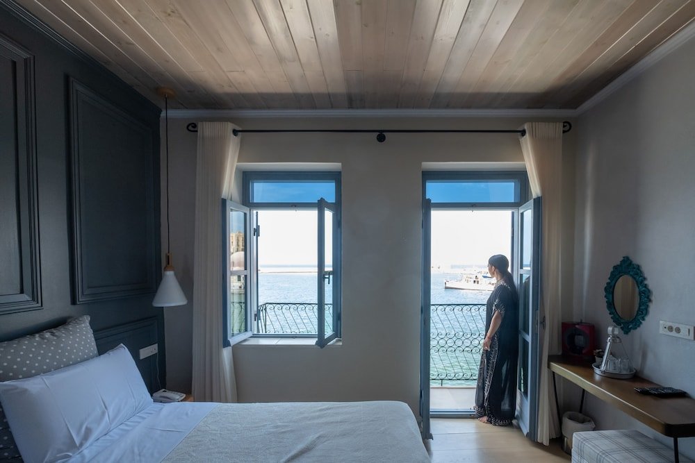 elia zampeliou hotel adults only