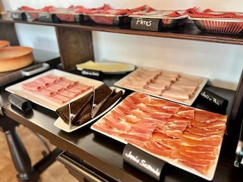 tugasa hotel las truchas