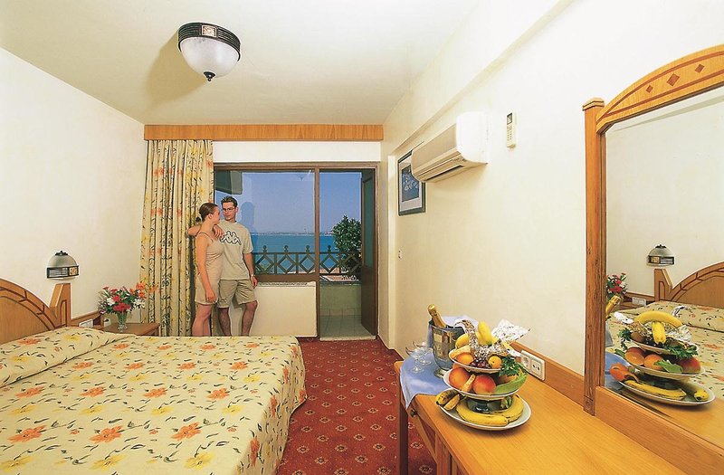 side kleopatra beach hotel