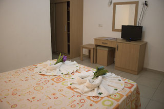 kalia beach hotel side