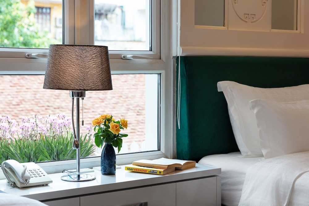 minerva church hotel