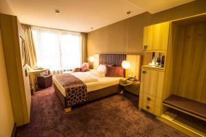 Hotel Hammer - Mainz Hauptbahnhof,Mainz>>Ginsheim-Gustavsburg,4 star