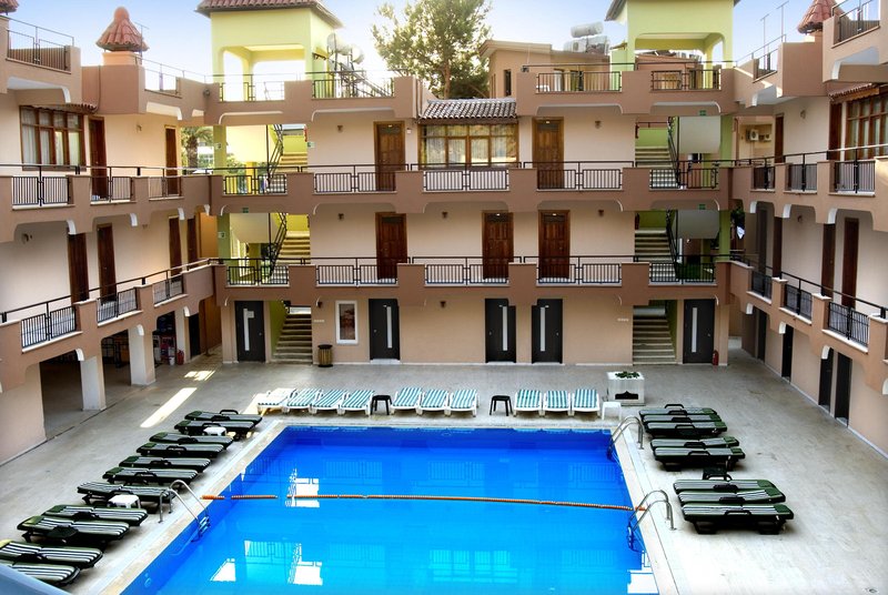 aleria belport beach hotel