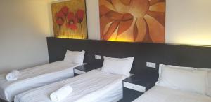 Heathrow Inn,Ealing>>Croydon,2 star