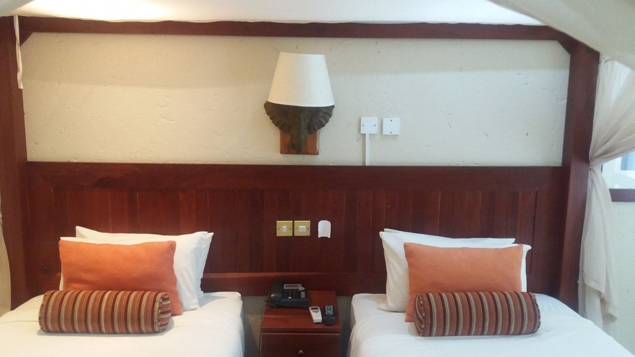 cresta mowana safari resort and spa