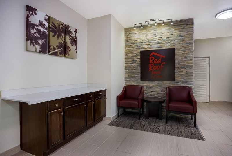 red roof inn and suites thomasville
