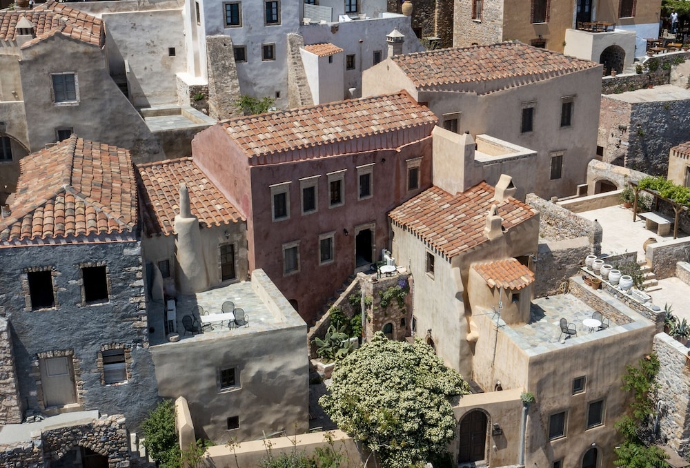 goulas traditional guesthouse