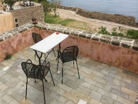 goulas traditional guesthouse