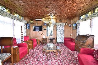 Houseboat Zaindari Palace,In Srinagar (Dal Lake),4 star