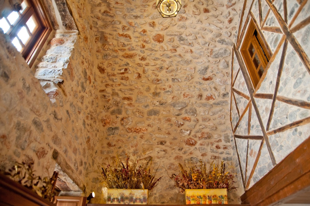 archontiko hatzipanayiotis