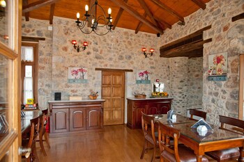 archontiko hatzipanayiotis