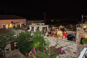 archontiko hatzipanayiotis