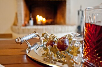 archontiko hatzipanayiotis