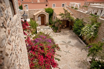 archontiko hatzipanayiotis