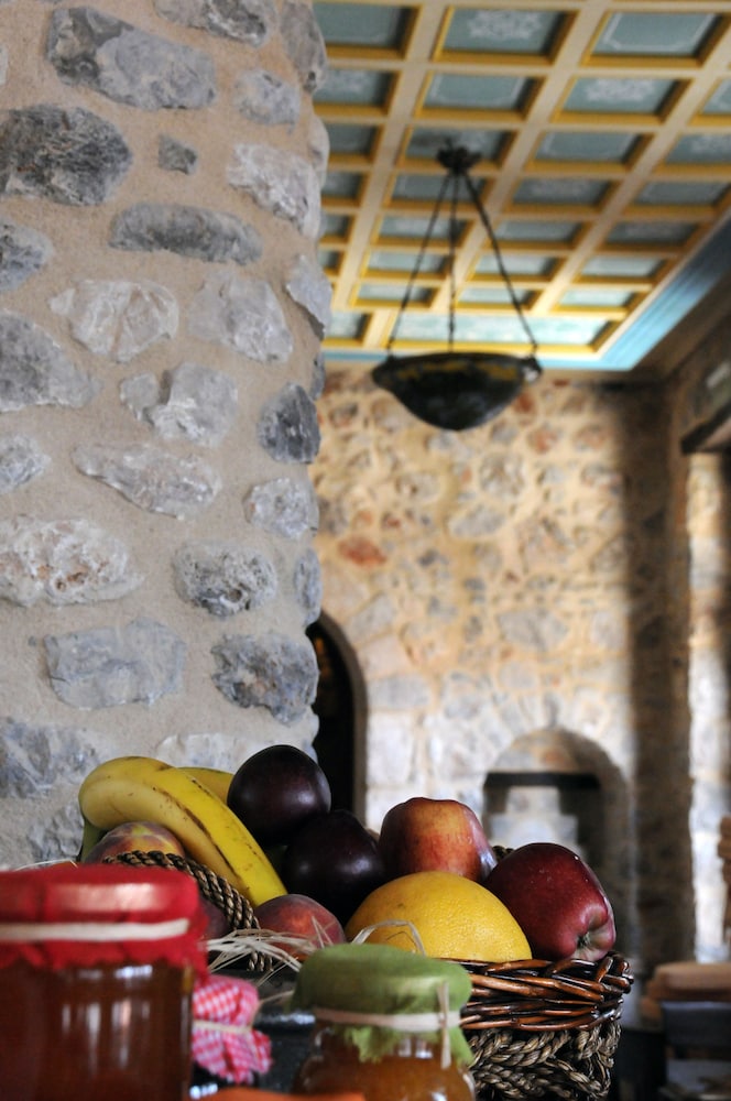 archontiko hatzipanayiotis