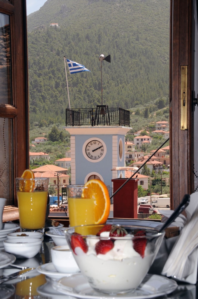 archontiko hatzipanayiotis