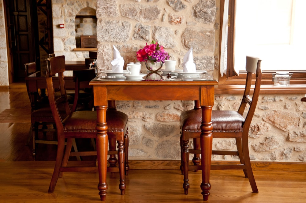 archontiko hatzipanayiotis