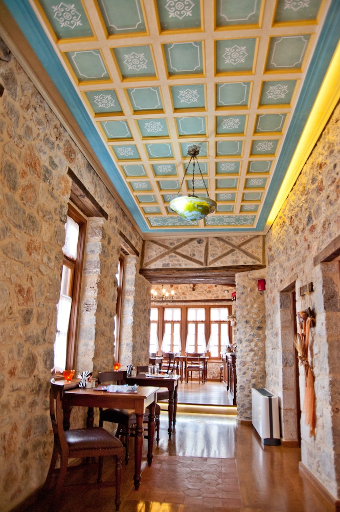 archontiko hatzipanayiotis