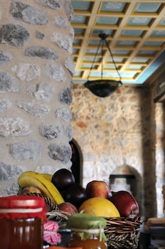 archontiko hatzipanayiotis