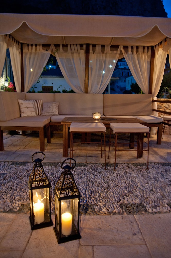 archontiko hatzipanayiotis