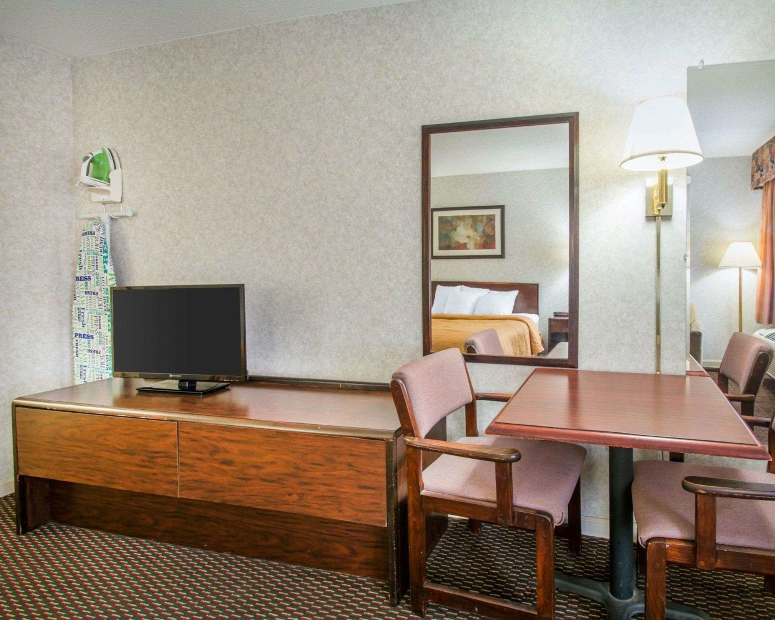 econo lodge troy