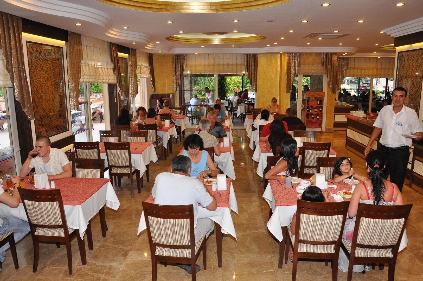 kleopatra ada hotel