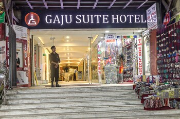 gaju suite hotel