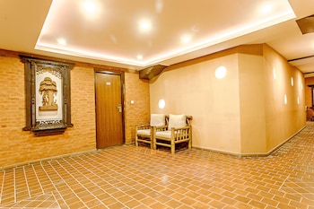 gaju suite hotel