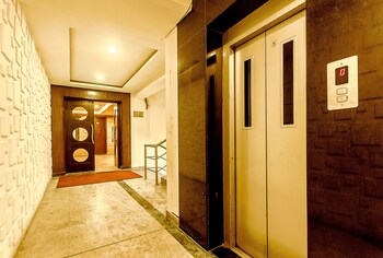 gaju suite hotel