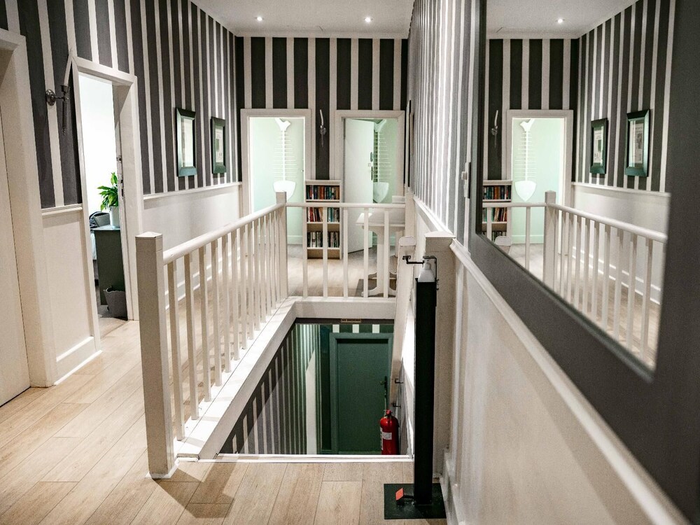 leeuwenzee guest house