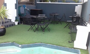 leeuwenzee guest house