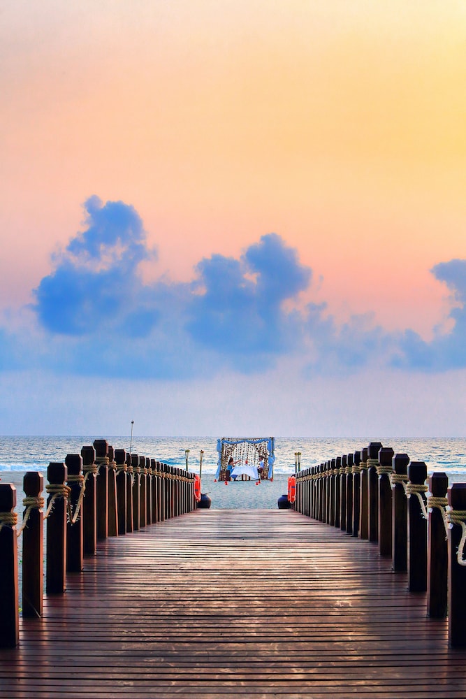eskala hotels and resorts ngwe saung