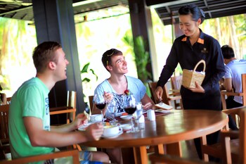 eskala hotels and resorts ngwe saung