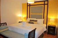 white house beach resort