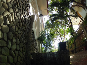 white house beach resort