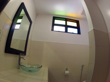 white house beach resort