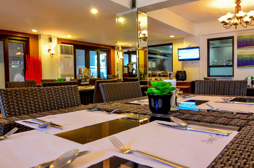 white house beach resort