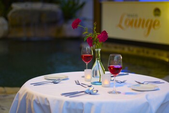 white house beach resort