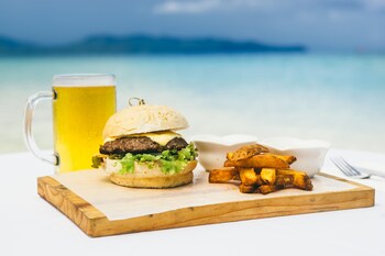 white house beach resort