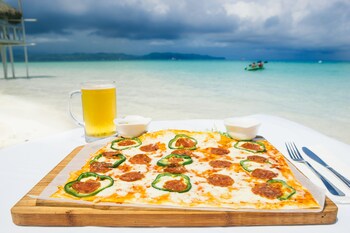 white house beach resort